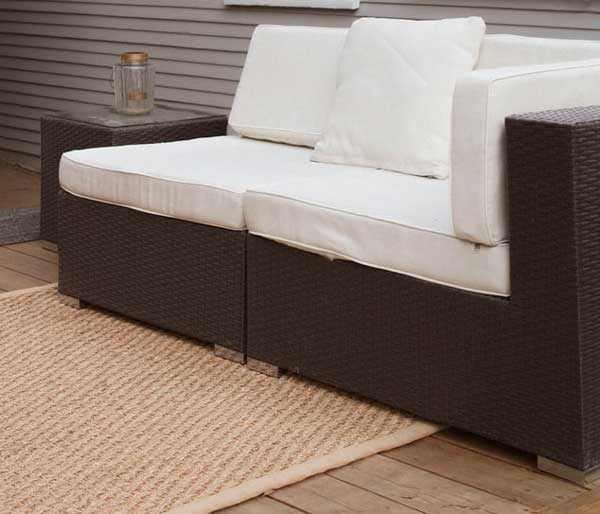 Best-outdoor-rugs-for-wood-decks-3